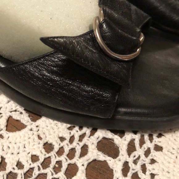 Hilliard and Hanson sandals - Picture 4 of 4